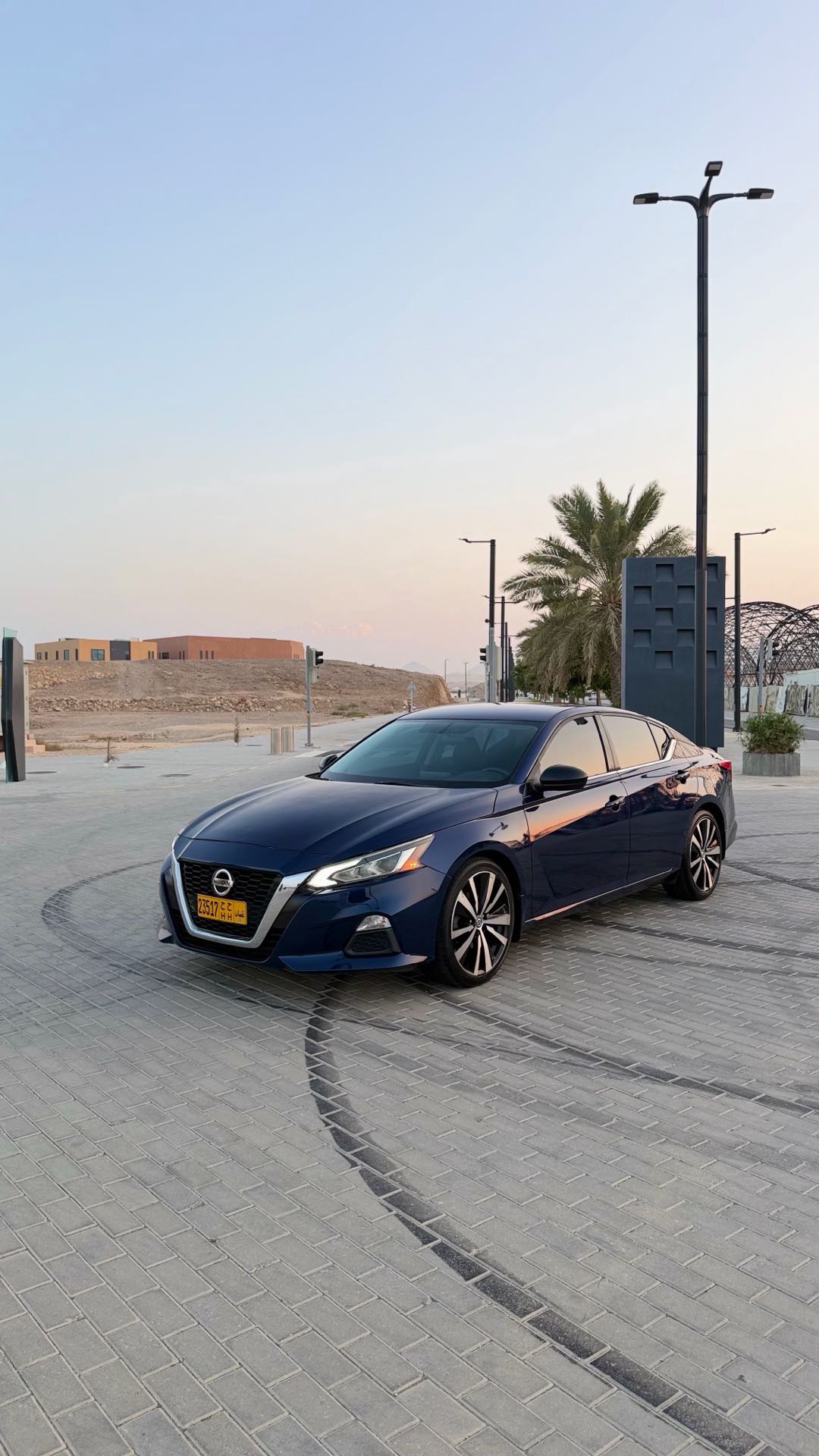 Car Image 2019 NISSAN ALTIMA SR