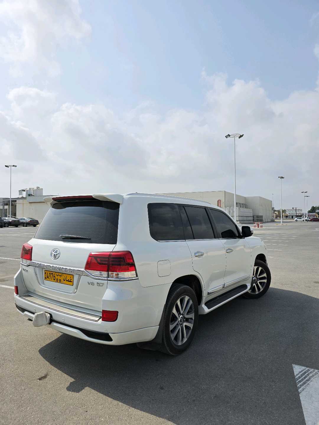 Car Image 2016 TOYOTA LAND CRUISER VX.R