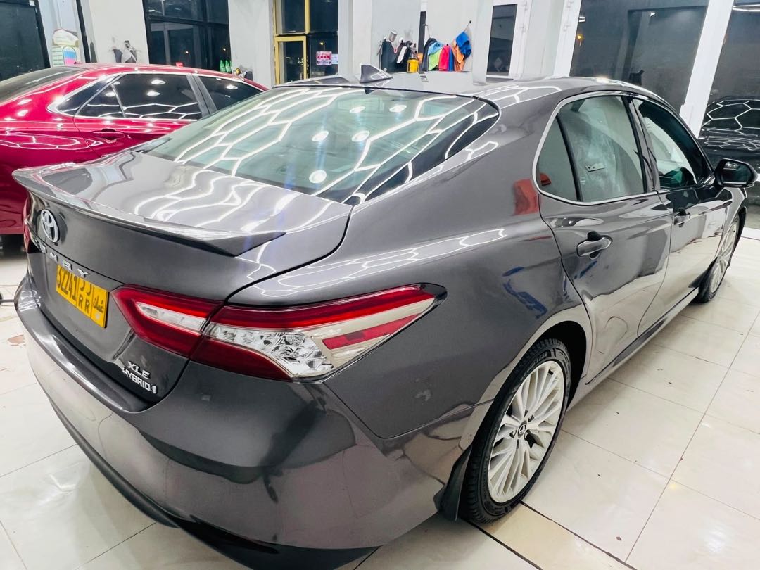Car Image 2019 TOYOTA CAMRY XLE