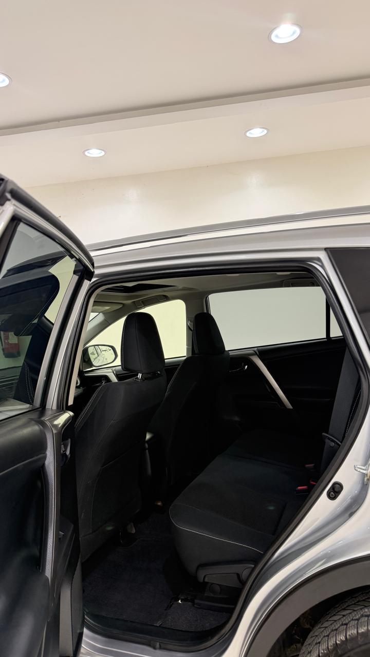 Car Image 2018 TOYOTA RAV4 XLE