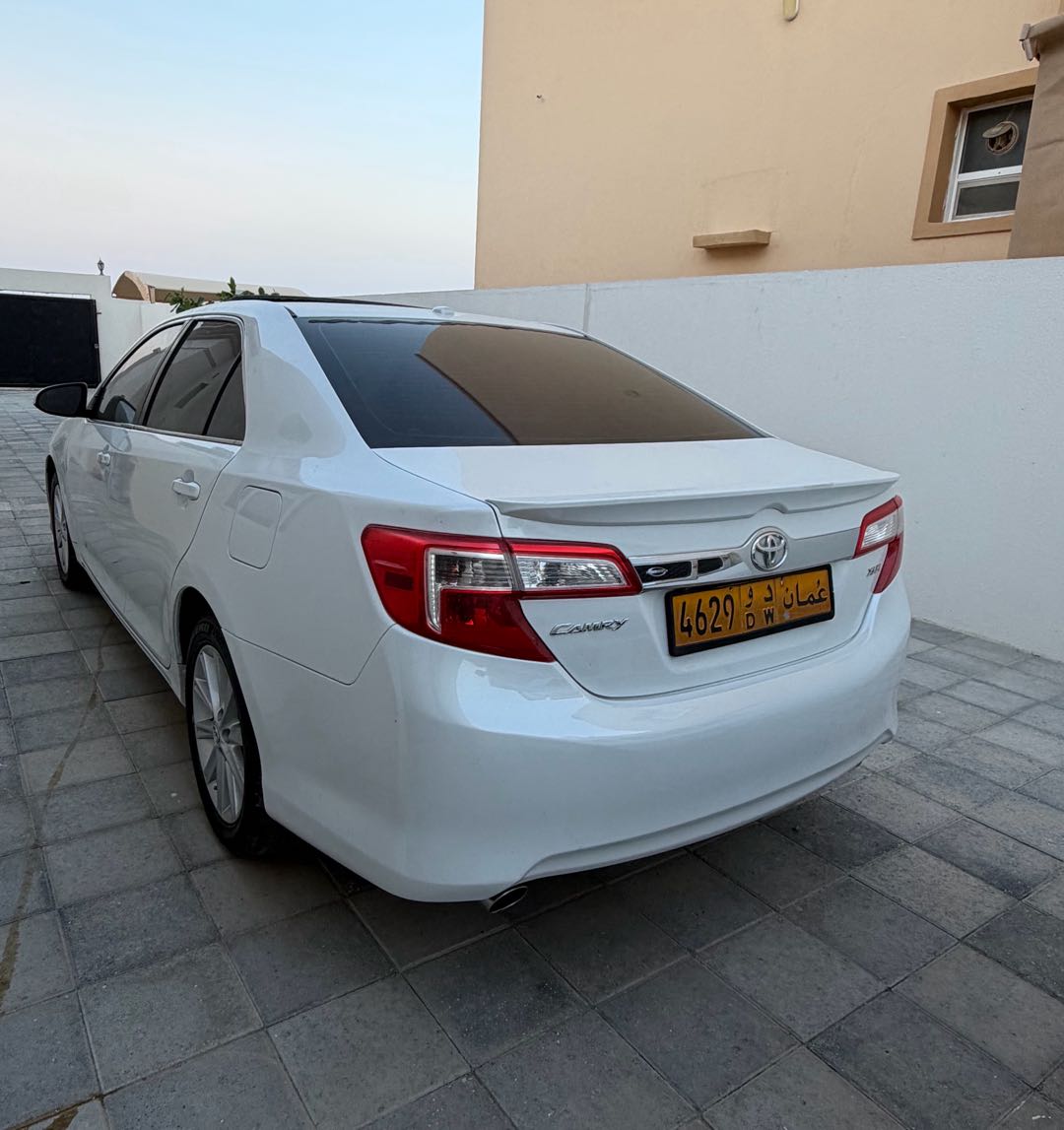Car Image 2013 TOYOTA CAMRY XLE