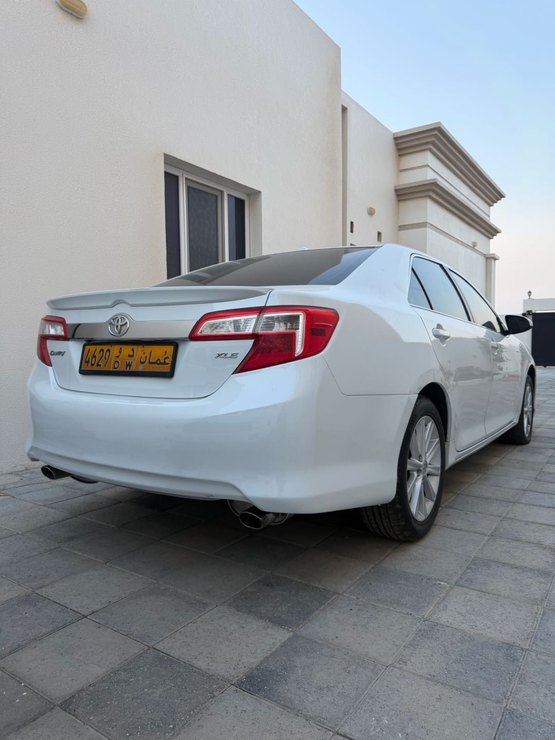 Car Image 2013 TOYOTA CAMRY XLE