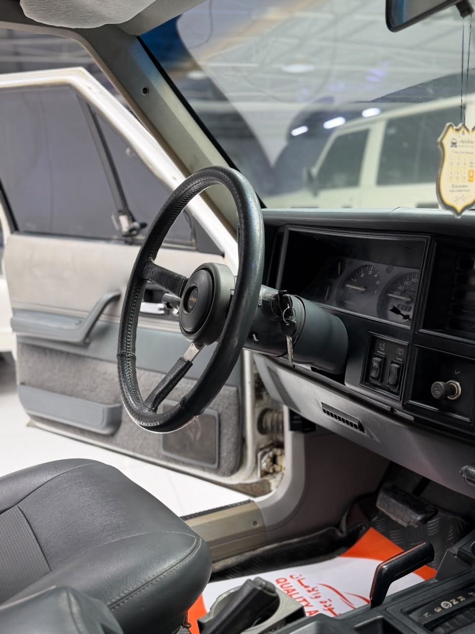Car Image 1991 JEEP CHEROKEE 