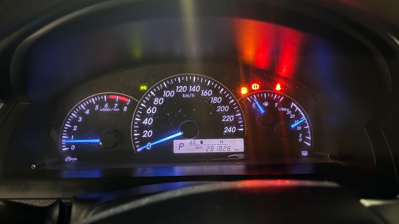 Car Image 2014 TOYOTA CAMRY GL