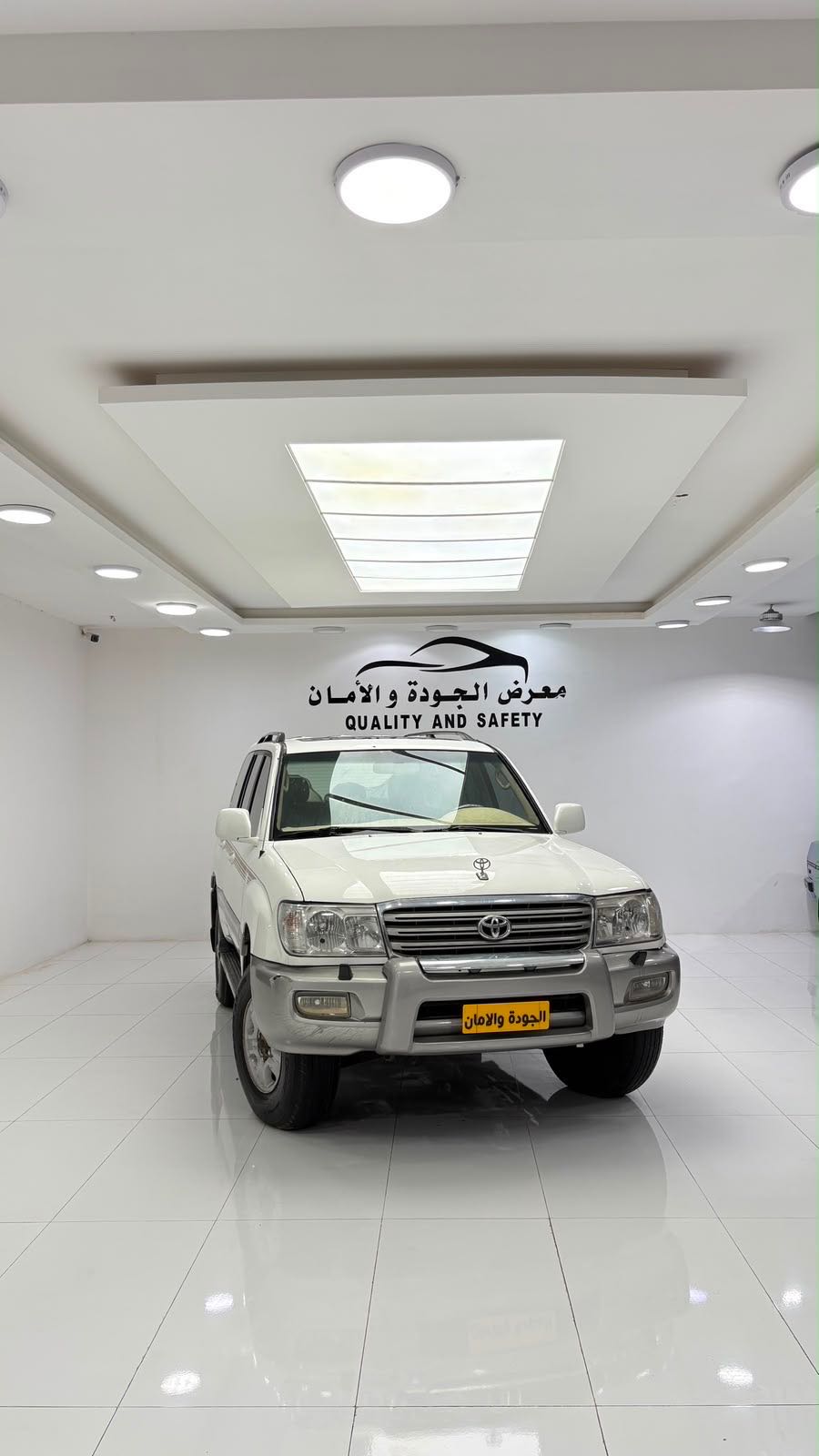 Car Image 1998 TOYOTA LAND CRUISER VX.R