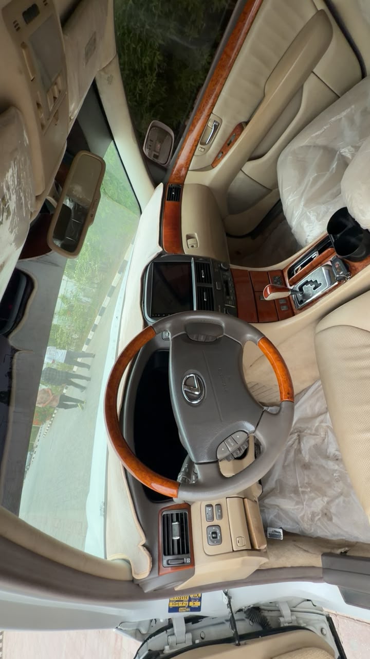 Car Image 2004 LEXUS LS 430