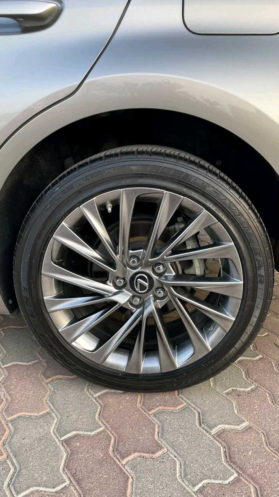 Car Image 2019 LEXUS ES 350