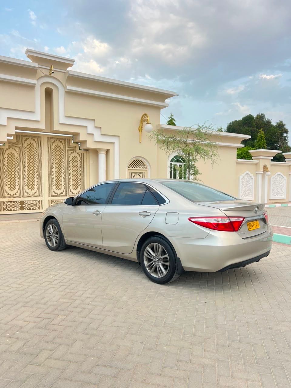 Car Image 2017 TOYOTA CAMRY SE