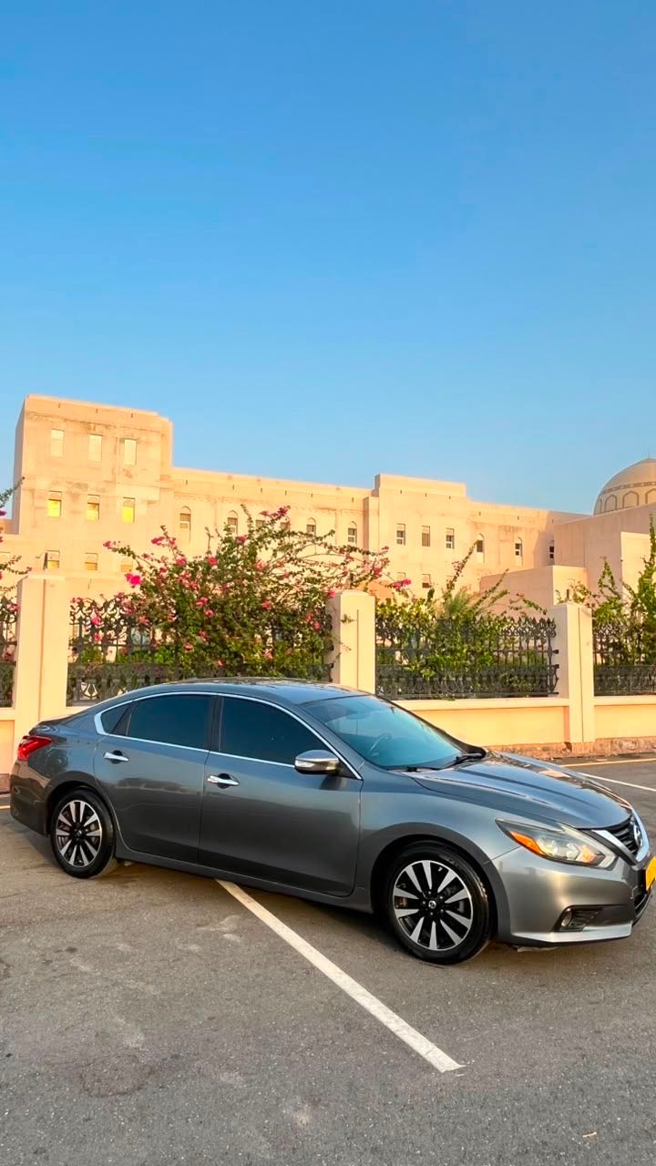 Car Image 2018 NISSAN ALTIMA SL