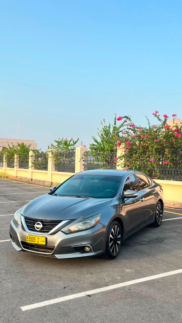 Car Image 2018 NISSAN ALTIMA SL