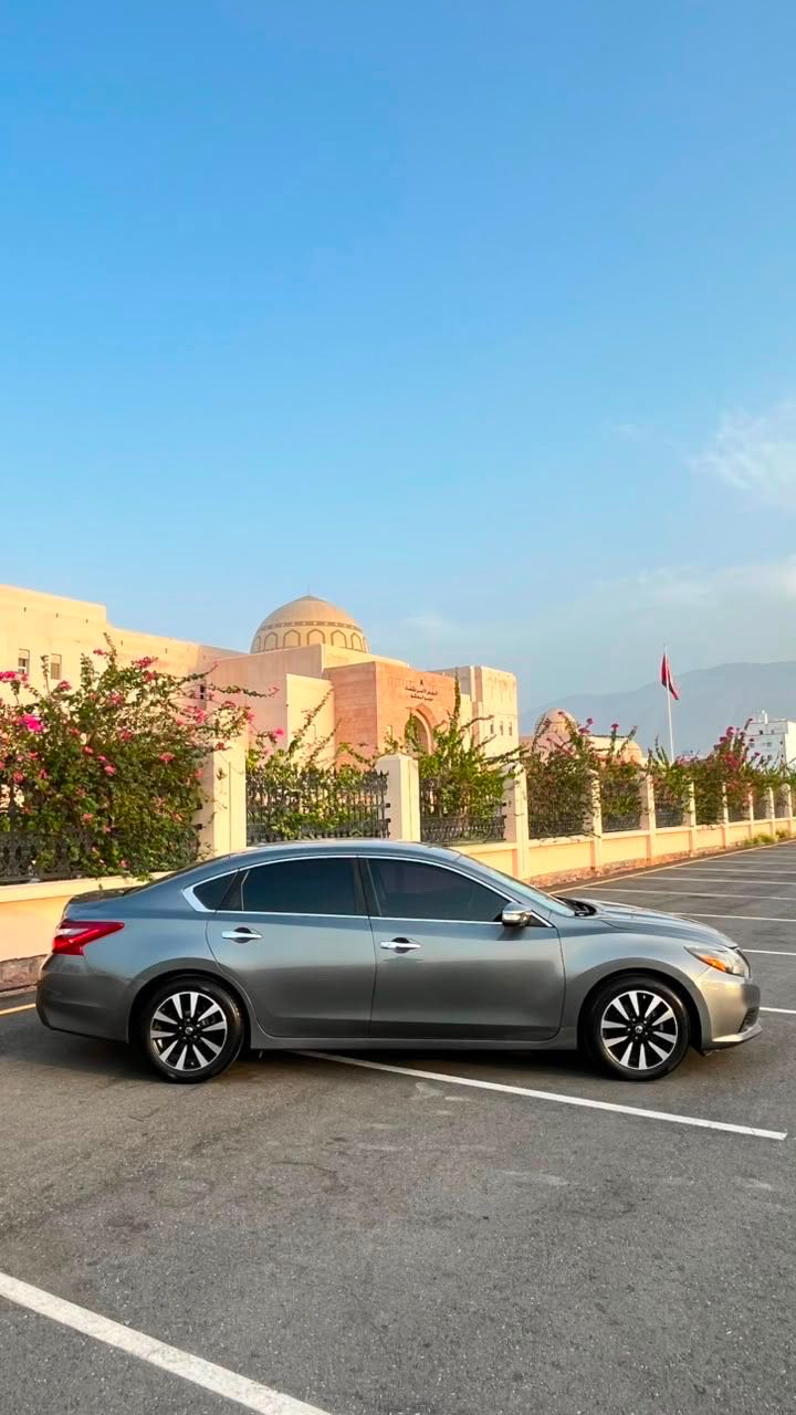 Car Image 2018 NISSAN ALTIMA SL