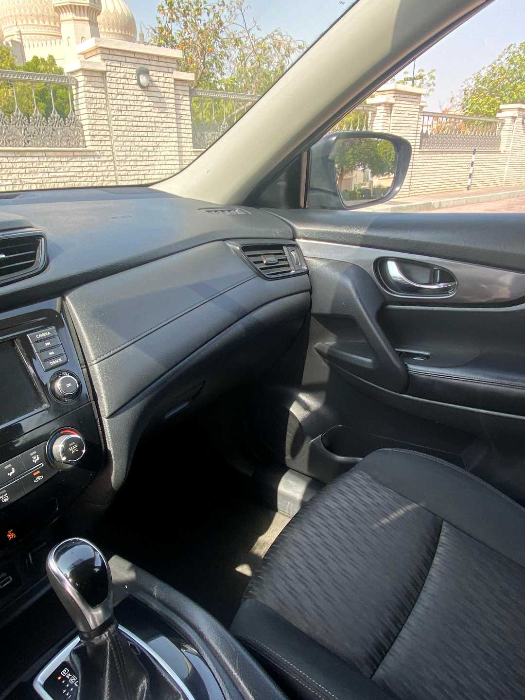 Car Image 2018 NISSAN ROGUE S