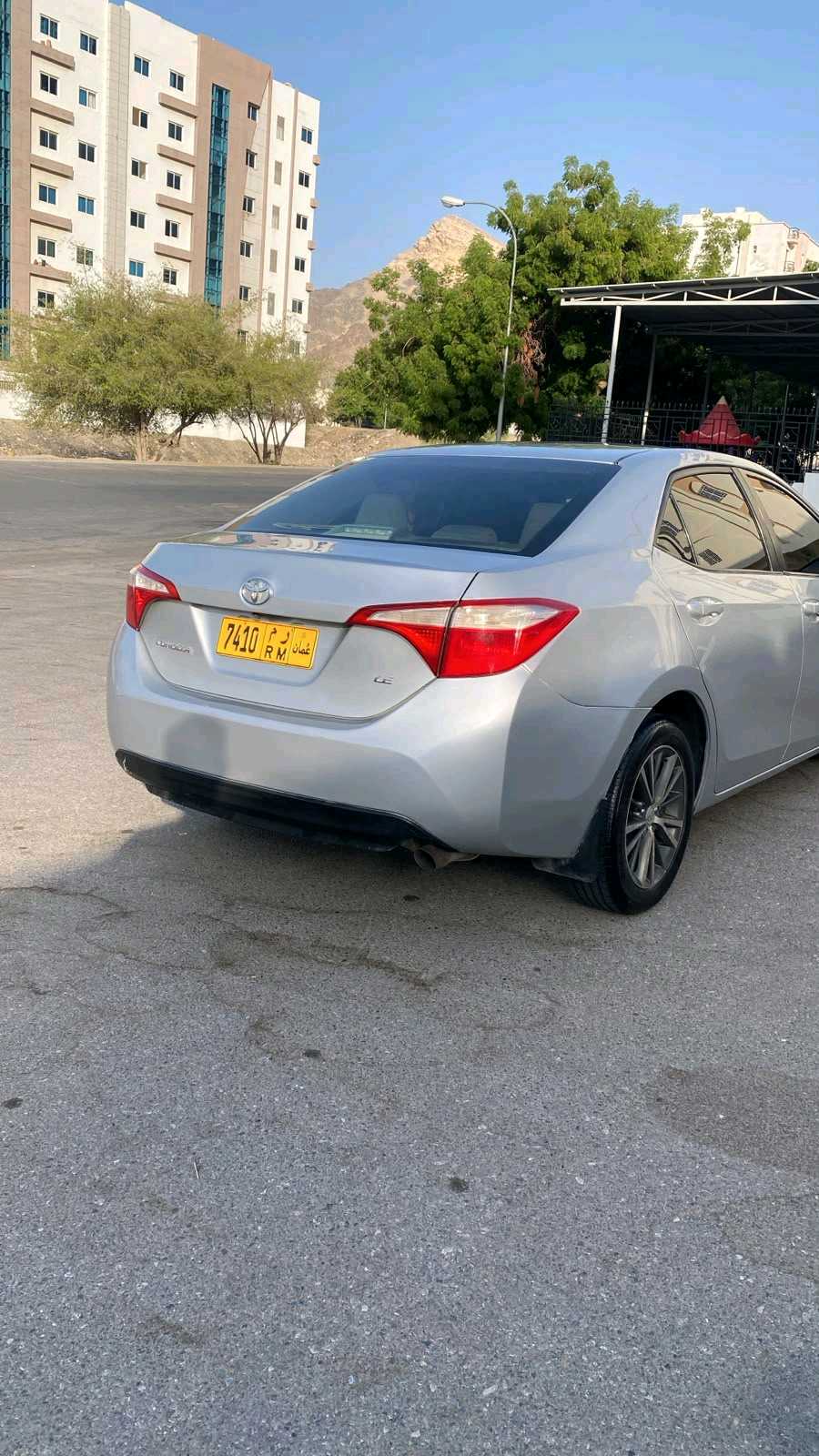 Car Image 2016 TOYOTA COROLLA LE