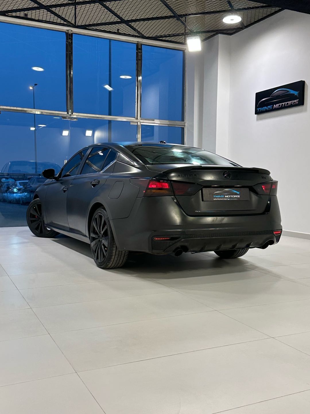 Car Image 2019 NISSAN ALTIMA SR