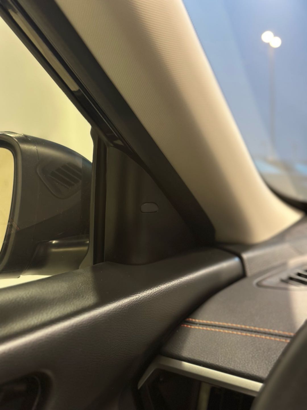 Car Image 2019 NISSAN ALTIMA SR