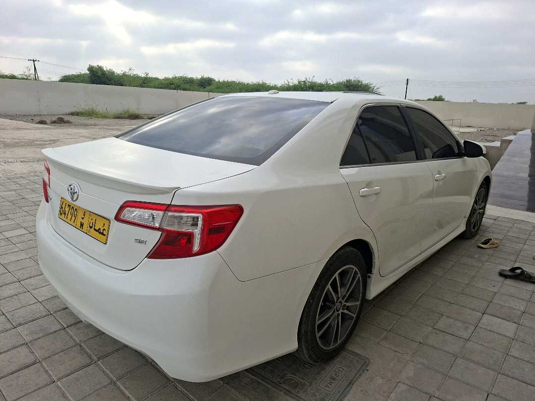 Car Image 2014 TOYOTA CAMRY GLE