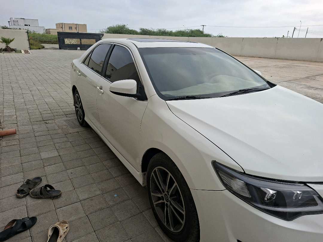 Car Image 2014 TOYOTA CAMRY GLE