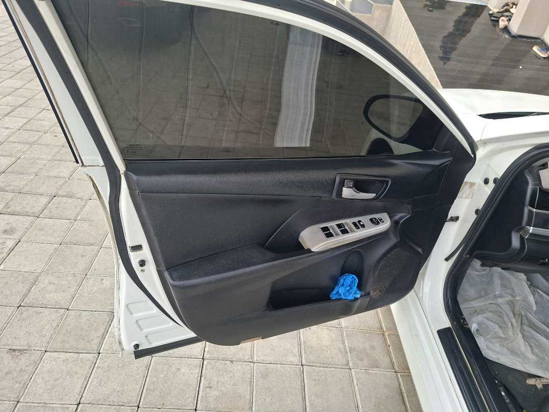 Car Image 2014 TOYOTA CAMRY GLE