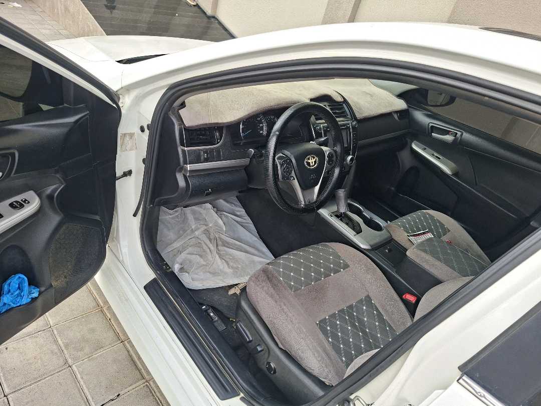 Car Image 2014 TOYOTA CAMRY GLE