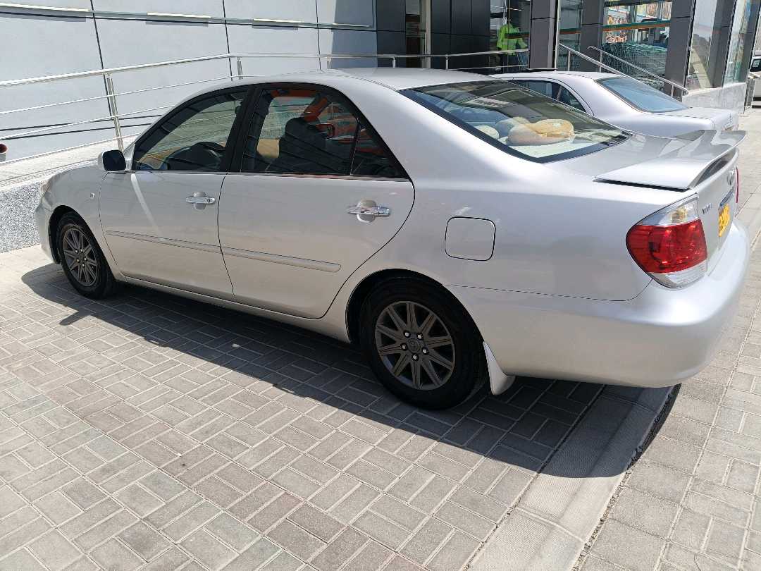 Car Image 2005 TOYOTA CAMRY SE