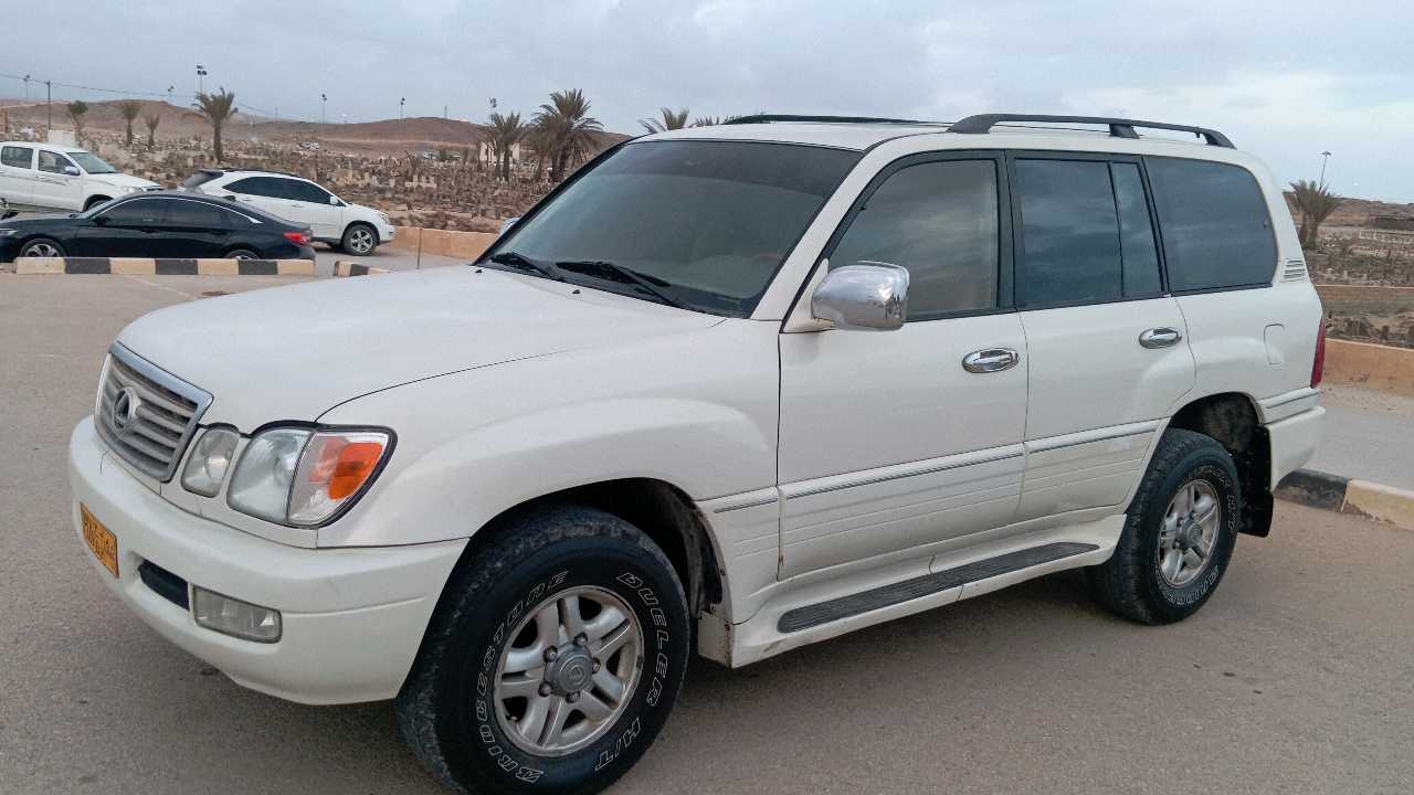 Car Image 1998 LEXUS LX 470