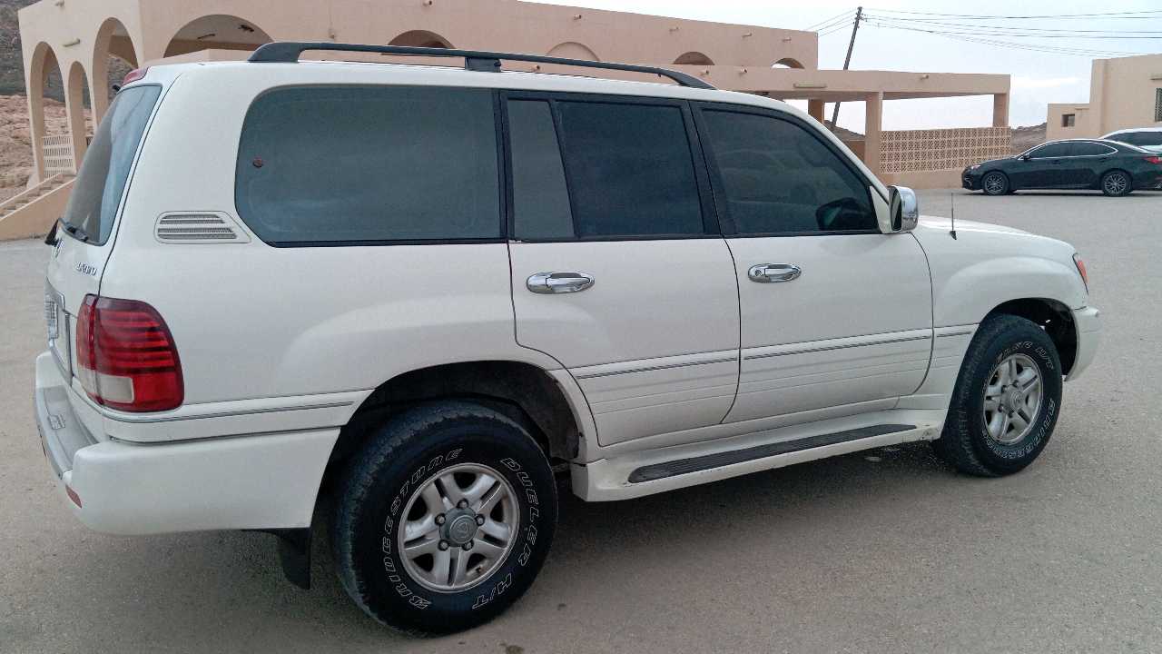Car Image 1998 LEXUS LX 470