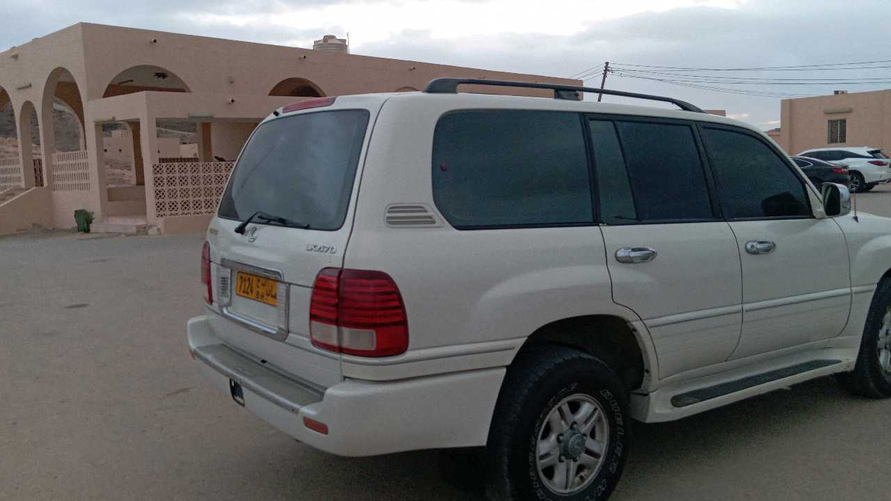 Car Image 1998 LEXUS LX 470