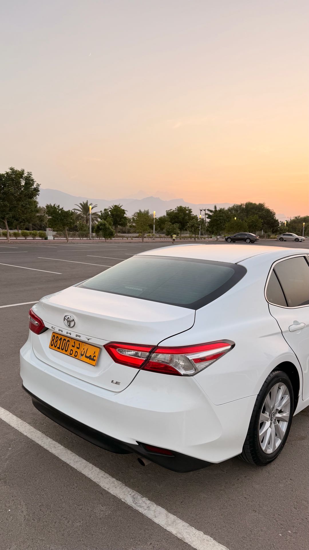 Car Image 2018 TOYOTA CAMRY LE