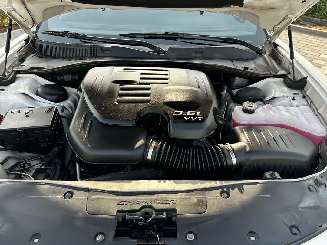 Car Image 2020 DODGE CHARGER SXT