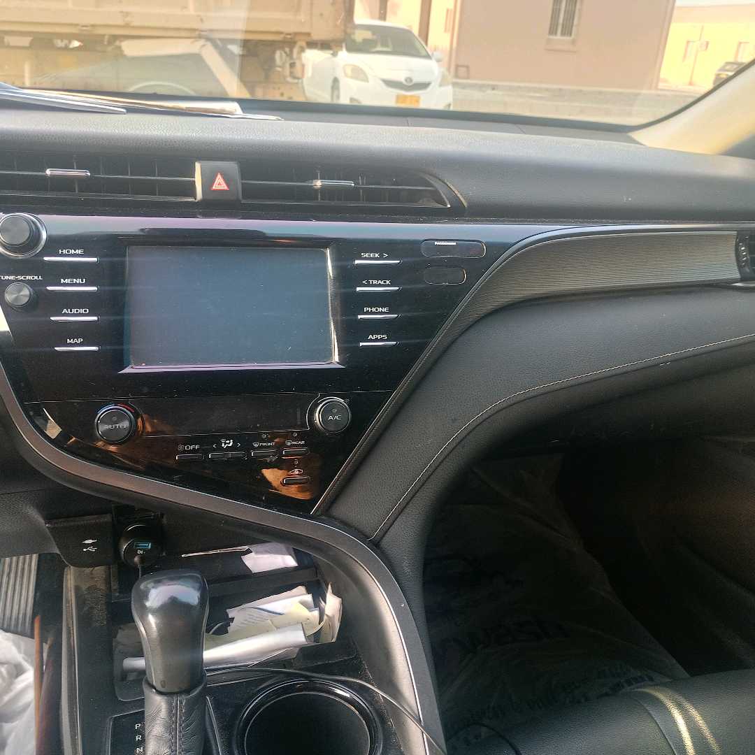 Car Image 2019 TOYOTA CAMRY SE