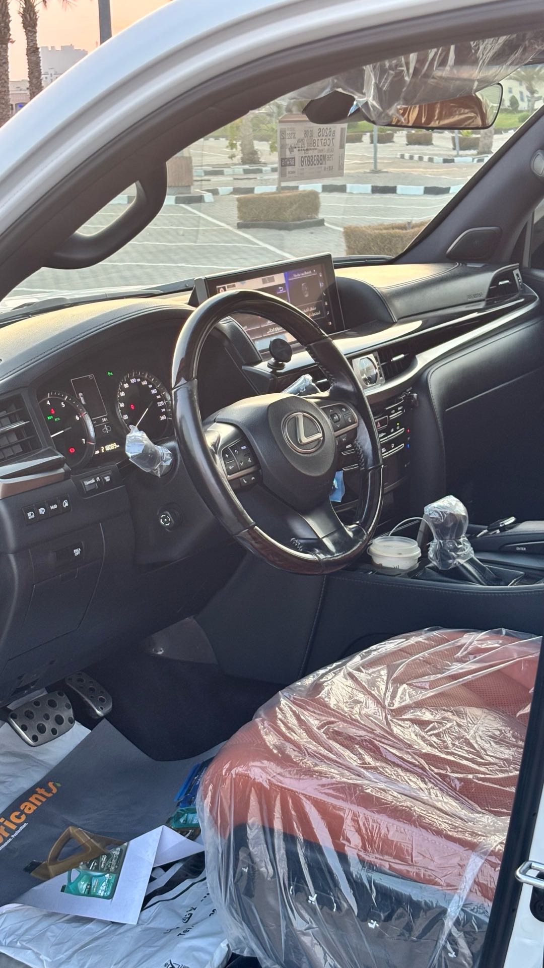 Car Image 2018 LEXUS LX 570
