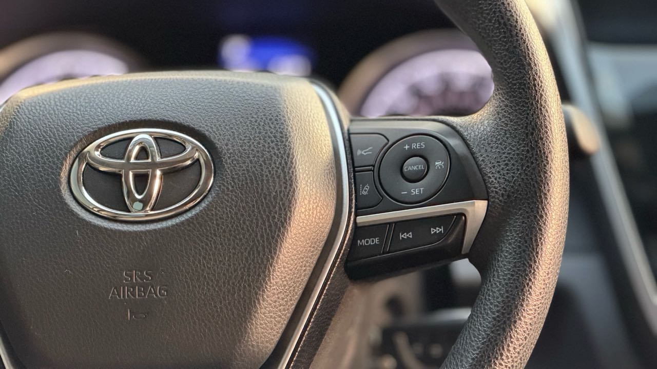 Car Image 2022 TOYOTA CAMRY LE