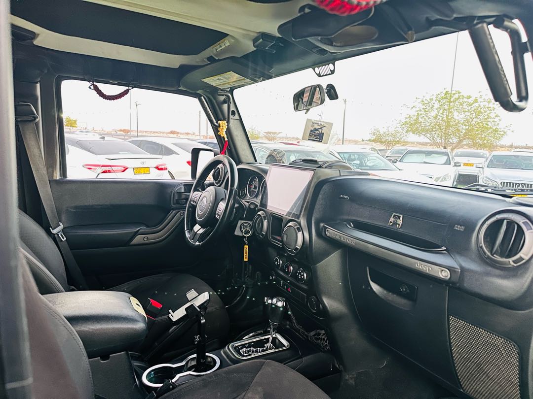 Car Image 2018 JEEP WRANGLER Sport