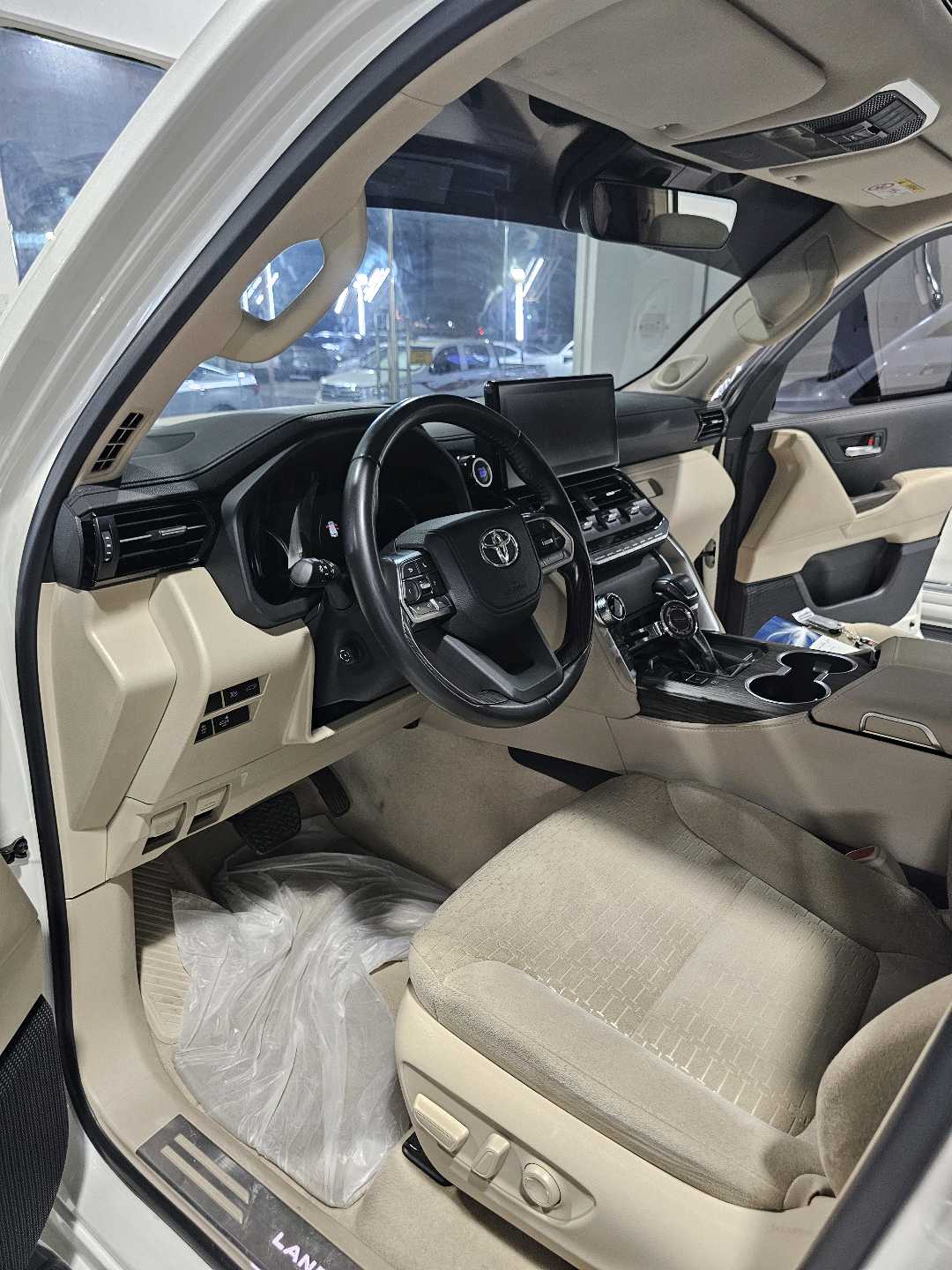 Car Image 2023 TOYOTA LAND CRUISER VX.R