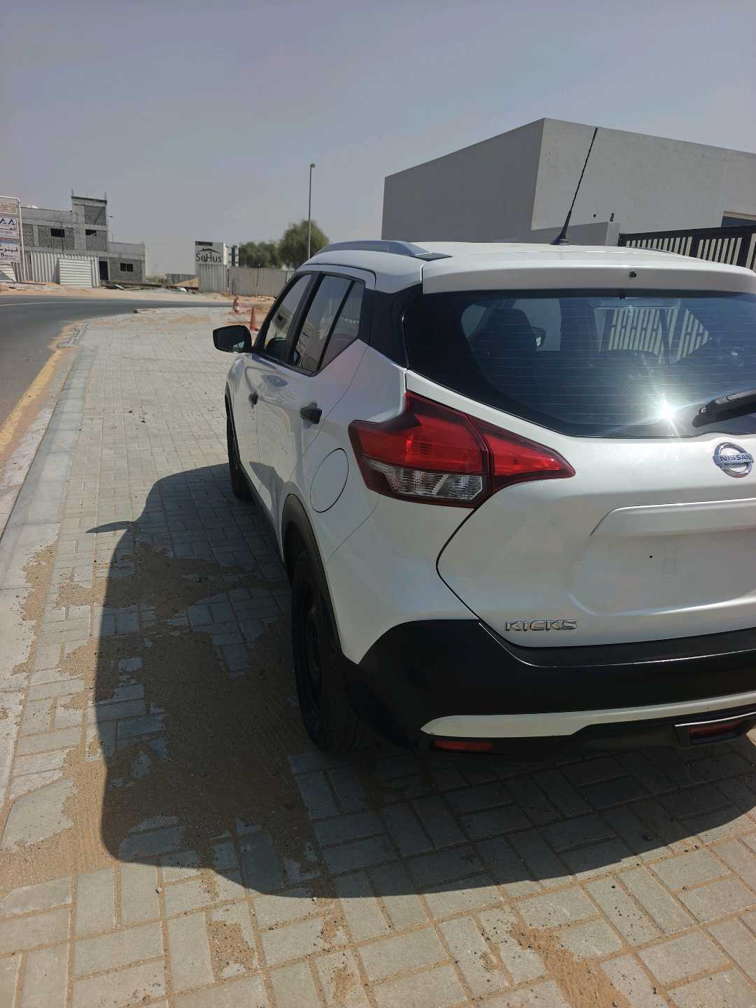 Car Image 2018 NISSAN KICKS 