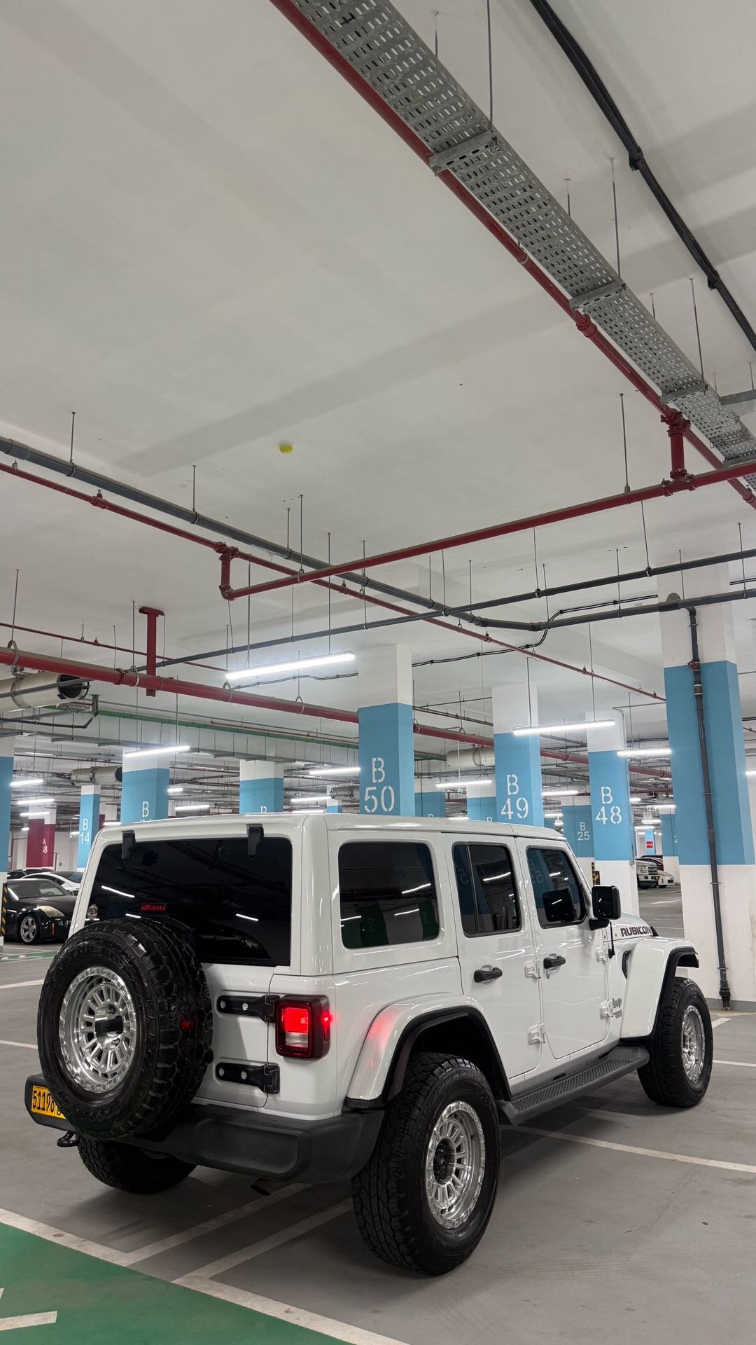Car Image 2018 JEEP WRANGLER Sport