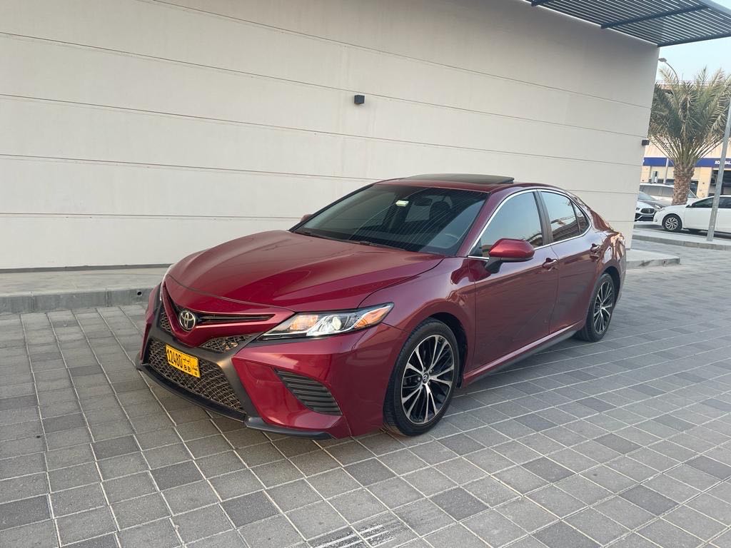 Car Image 2018 TOYOTA CAMRY SE