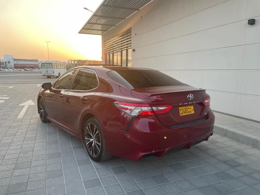 Car Image 2018 TOYOTA CAMRY SE