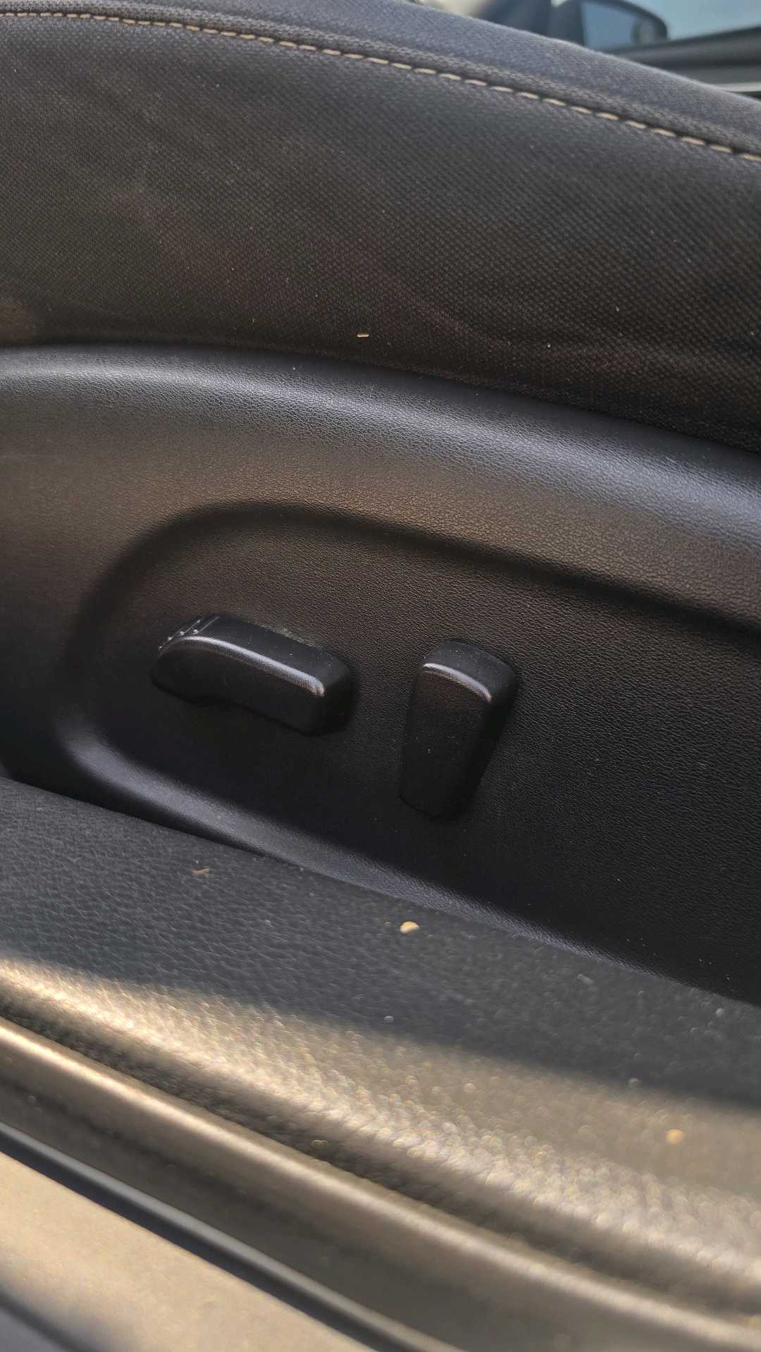 Car Image 2016 NISSAN ALTIMA SV