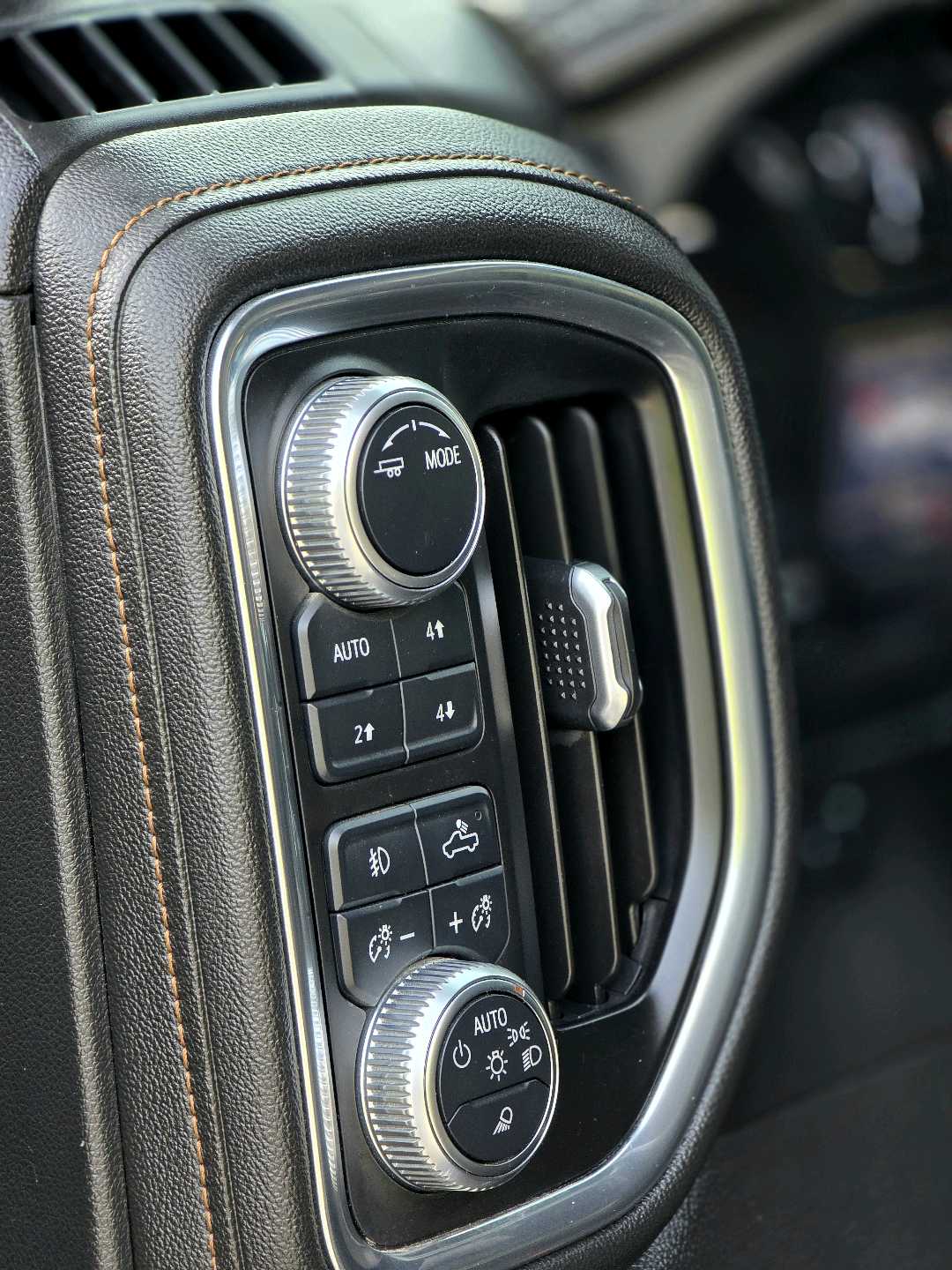 Car Image 2021 GMC SIERRA AT4