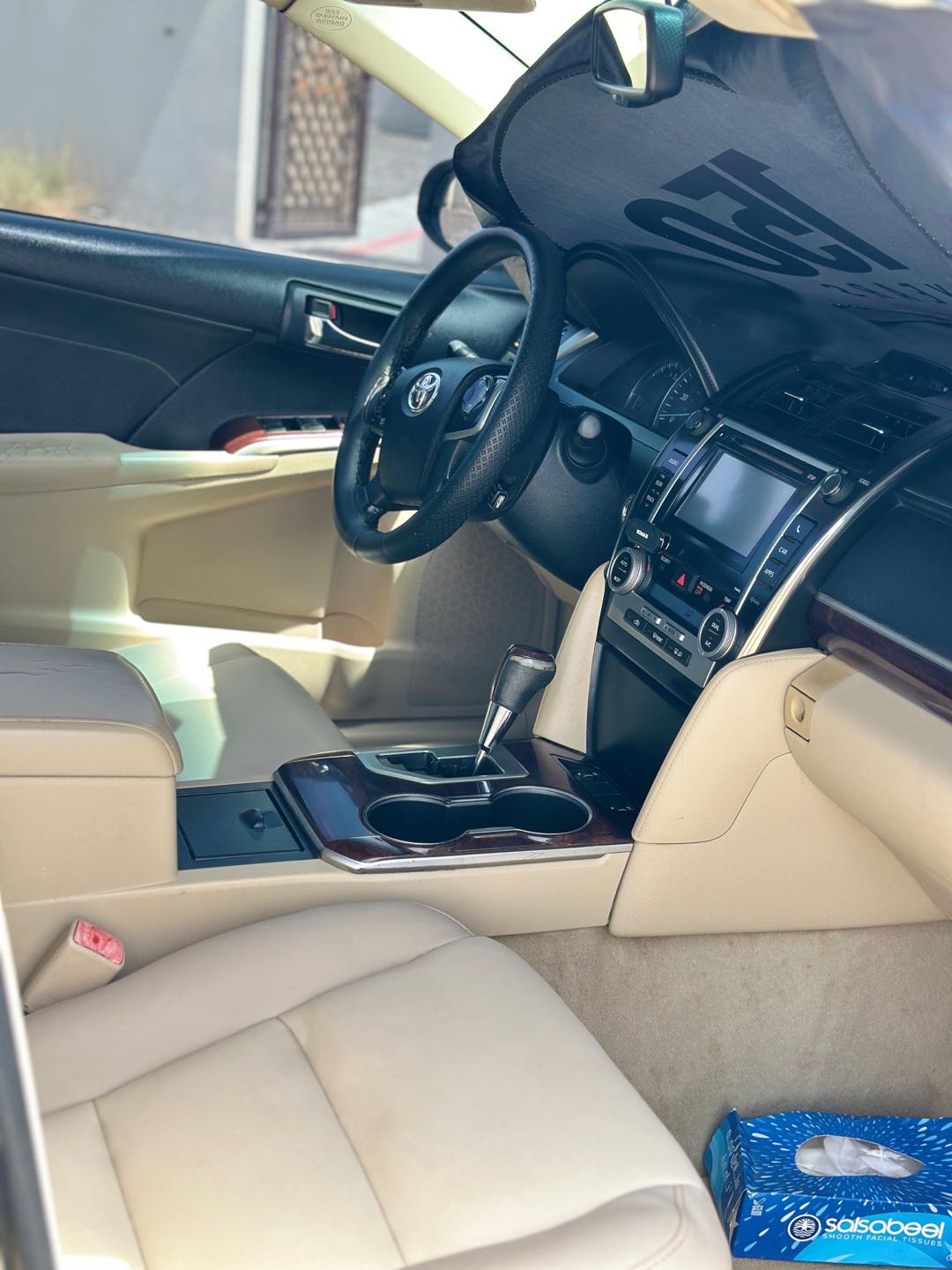 Car Image 2014 TOYOTA CAMRY XLE