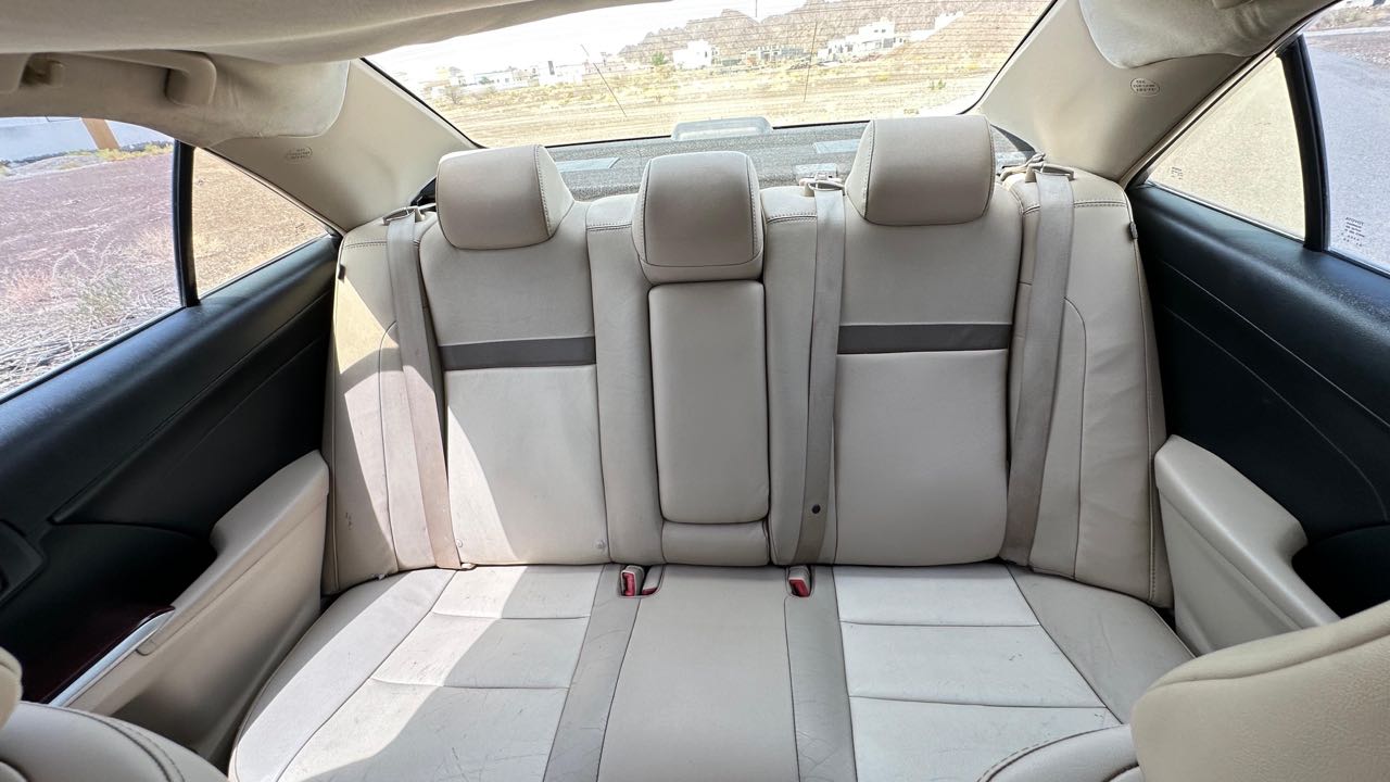 Car Image 2014 TOYOTA CAMRY XLE