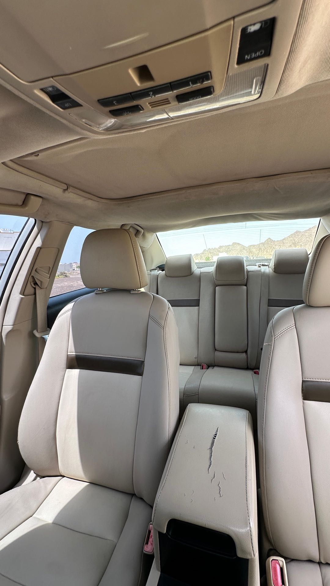 Car Image 2014 TOYOTA CAMRY XLE