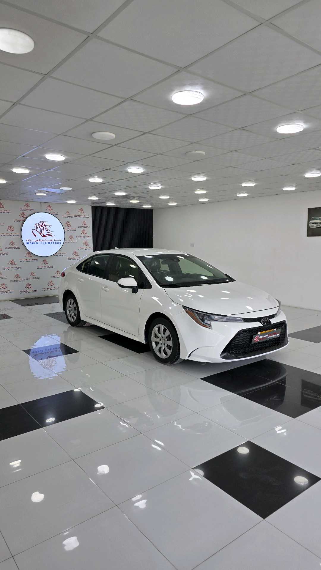 Car Image 2019 TOYOTA COROLLA LE