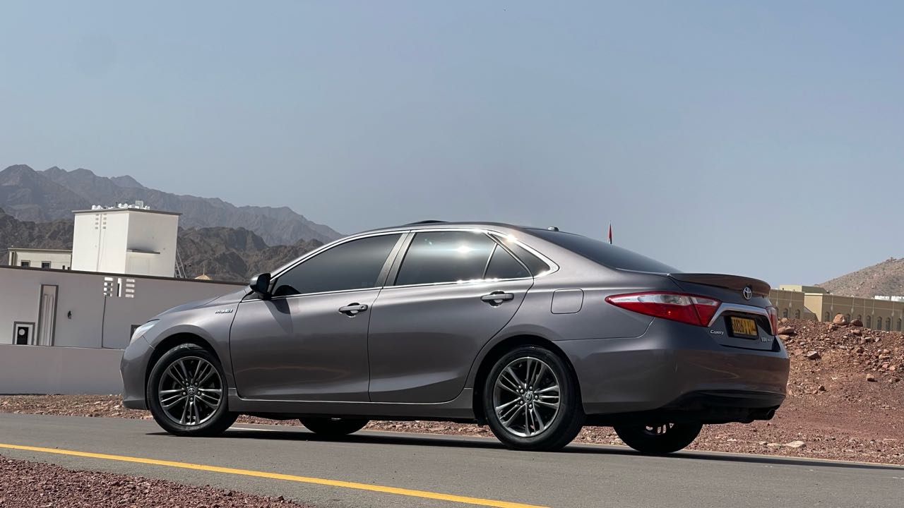 Car Image 2017 TOYOTA CAMRY XLE