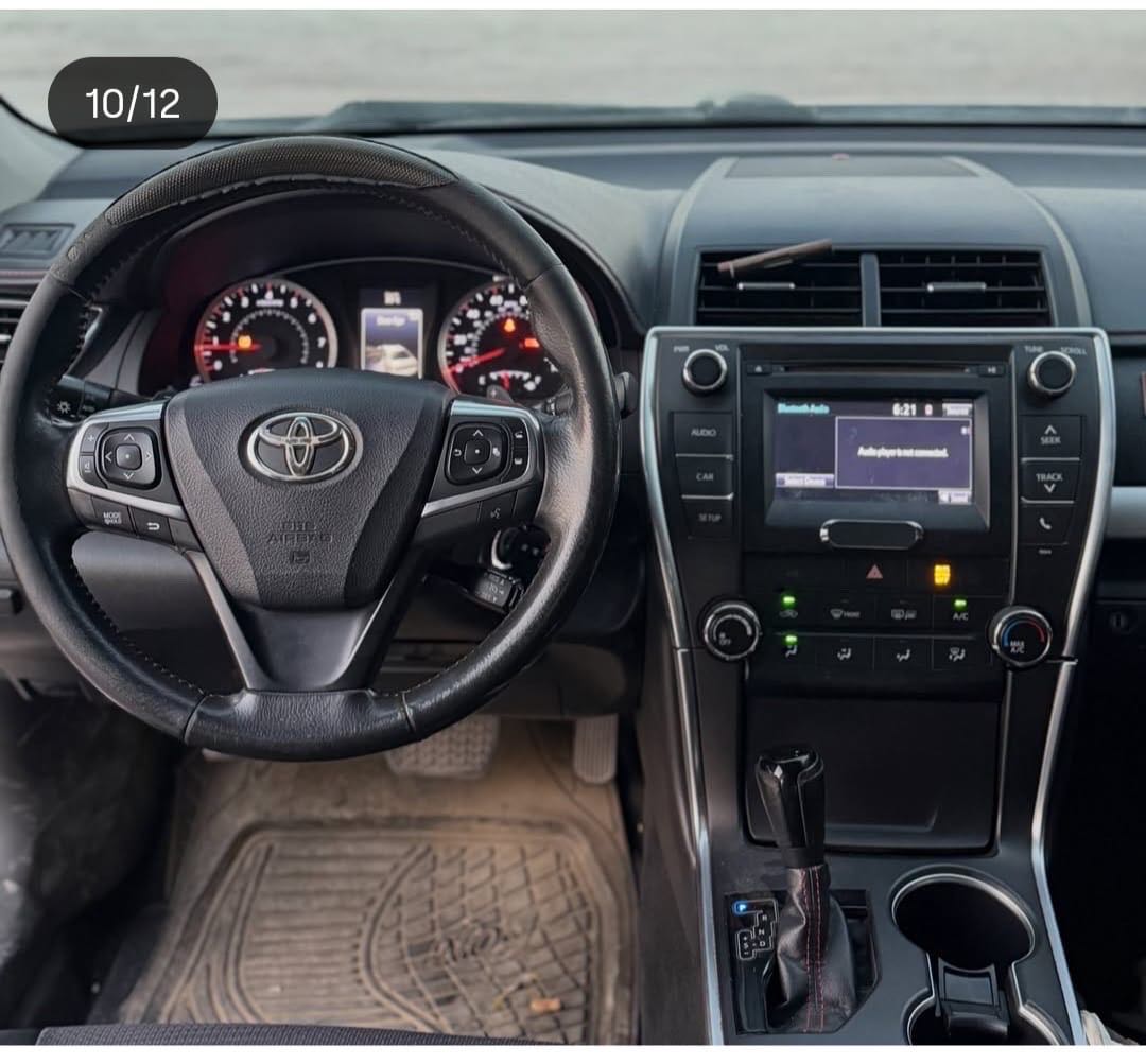 Car Image 2016 TOYOTA CAMRY SE