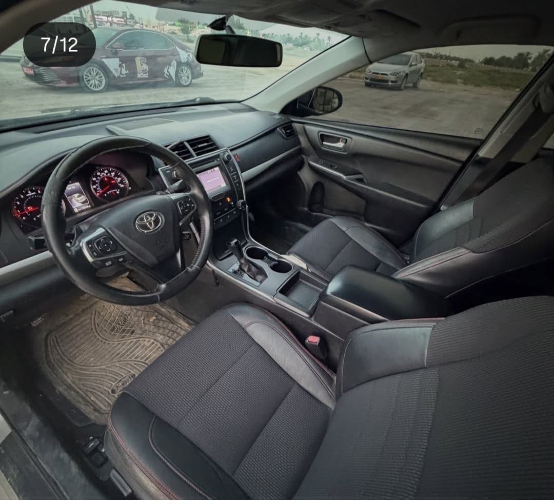 Car Image 2016 TOYOTA CAMRY SE