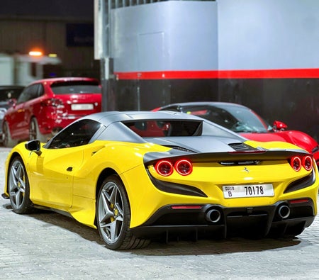فيراري F8 2021
