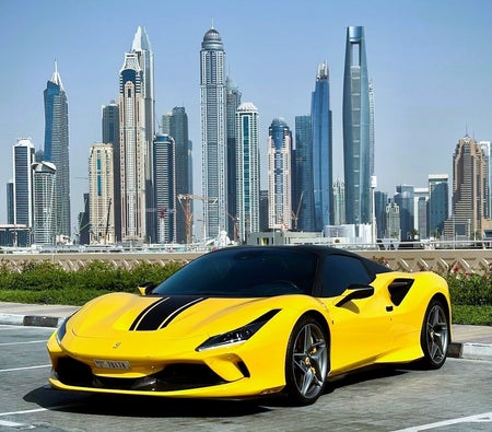 فيراري F8 2021