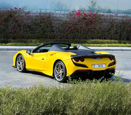 فيراري F8 2021